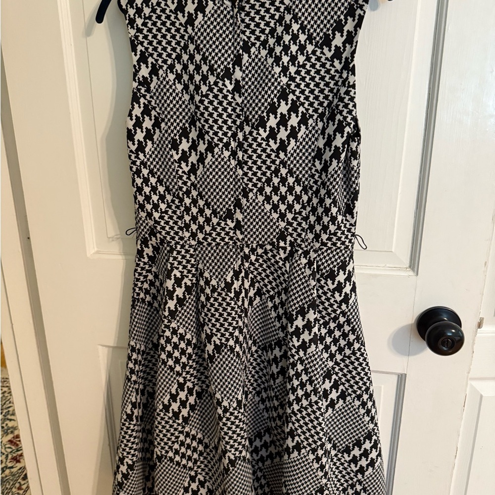 Mod Cloth Stylish Black and White Houndstooth Dress - Picture 6 of 13